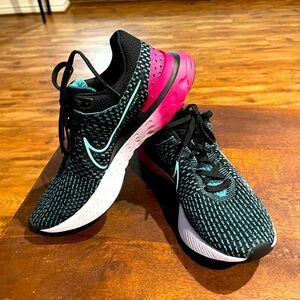 Nike size 12 women’s running shoes
